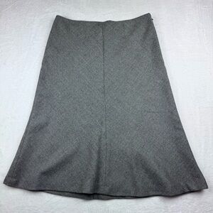 Banana Republic Gray 100% Wool Pencil Skirt. Herringbone Pattern. Size 6.